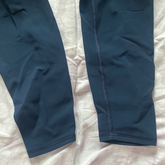 Alo Yoga Women's High Waisted Ripped Warrior Legging Size S - Picture 8 of 13